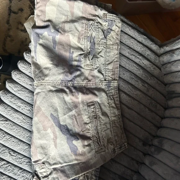 American Eagle Outfitters Green Cargo Shorts - Picture 7 of 7